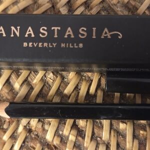 New In Box Anastasia Beverly Hills Lip Liner In Rosewood. Velvety Matte  $22